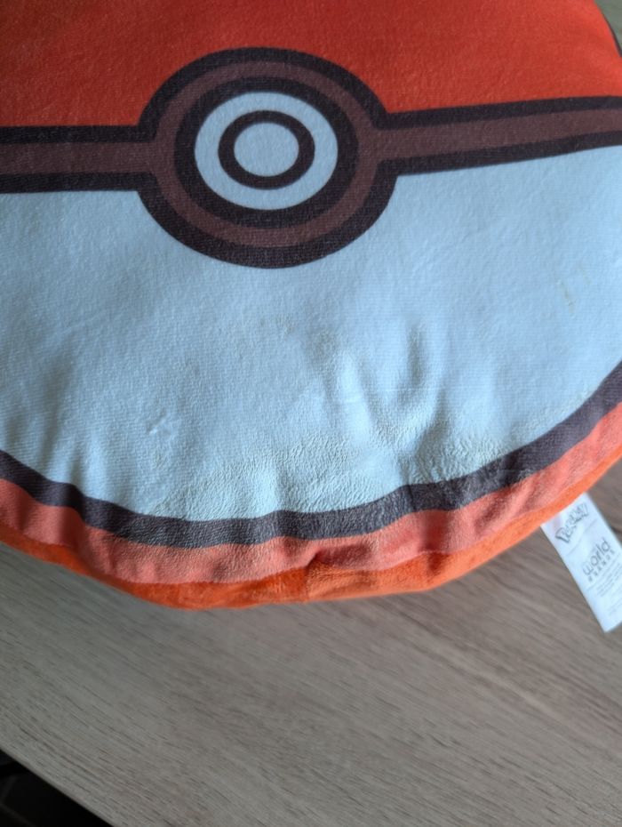 Coussin plat pokémon Pokéball 40 cm - photo numéro 4