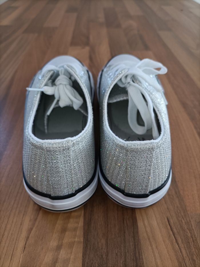 Chaussures 36 type converses blanc et argenté à paillettes - photo numéro 6