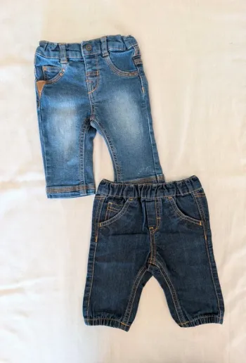 Lot de deux jeans bébé