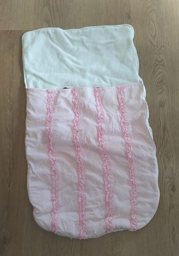Nid d'ange rose petit bateau 