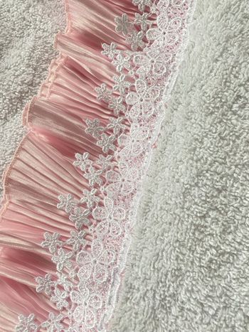 2 grands draps de bain avec dentelle 90 x 138 cm