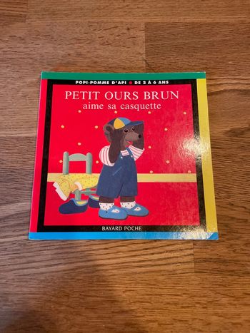 Livre Petit Ours Brun aime sa casquette