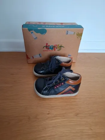 Chaussures bébé en cuir - 19 - très bon état