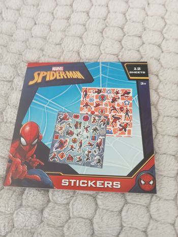 12 fiches de stickers spiderman