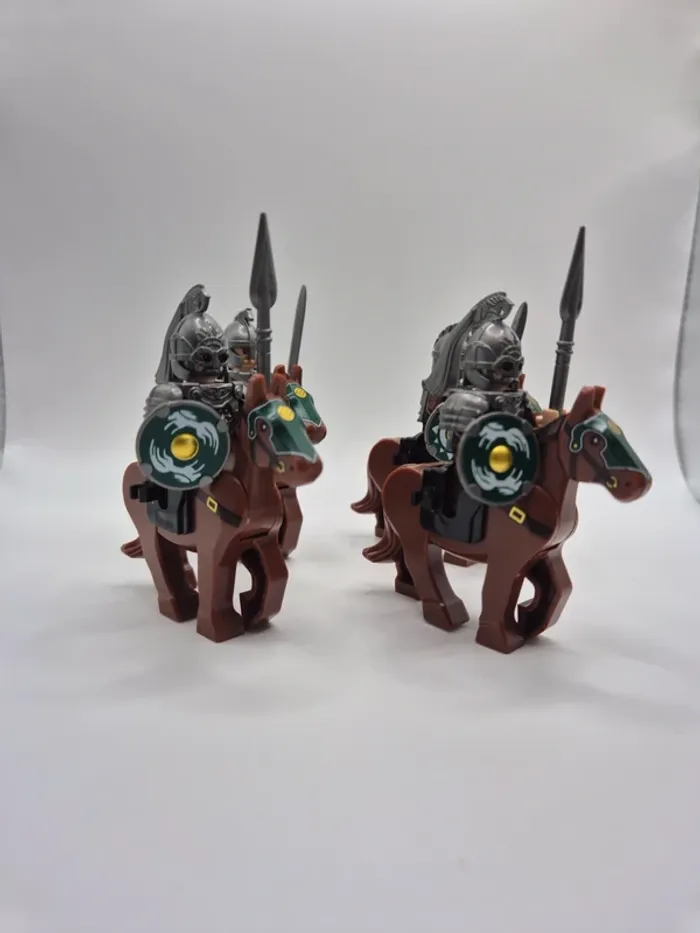 Figurines type lego 4 cavaliers guerriers du Rohan seigneur des anneaux / hobbit - photo numéro 4