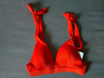 Haut de bikini rouge plissé – Camaïeu – Taille 36 (EU)