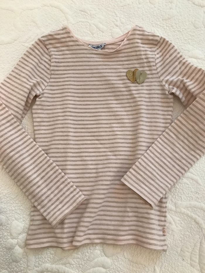 Tee-shirt rosé à rayures dorées à manches longues