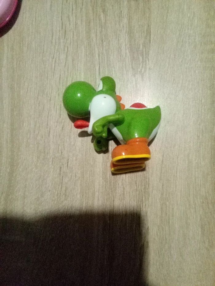 Personnage de Mario Yoshi - photo numéro 2