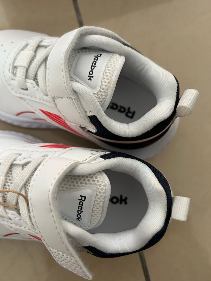 Baskets mixtes marque Reebok taille 21 - photo numéro 5