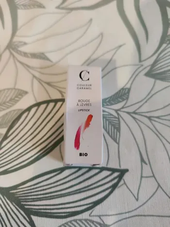 Nature,cos rouge à levres couleur caramel 3,5g valeur 20€  à utiliser 18 mois après ouverture