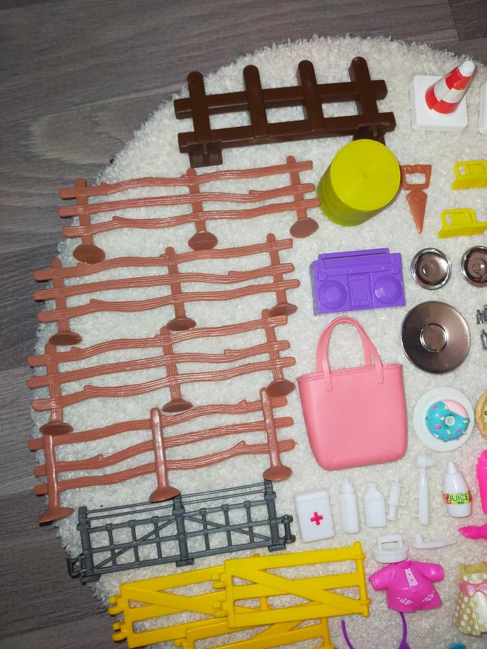 Lot divers accessoires pour poupée barbie Bratz - photo numéro 2