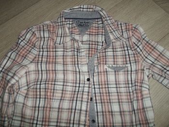 Chemise C'EST BEAU LA VIE carreaux rose corail, gris et bleu jean taille 38 TBE