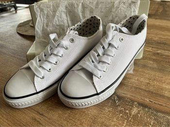 Petites chaussure blanches