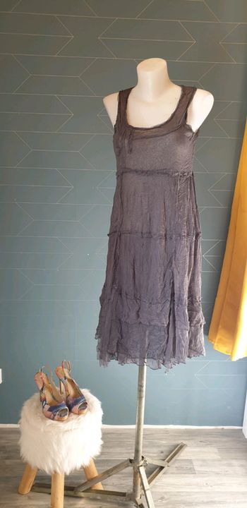 Robe grise transparent