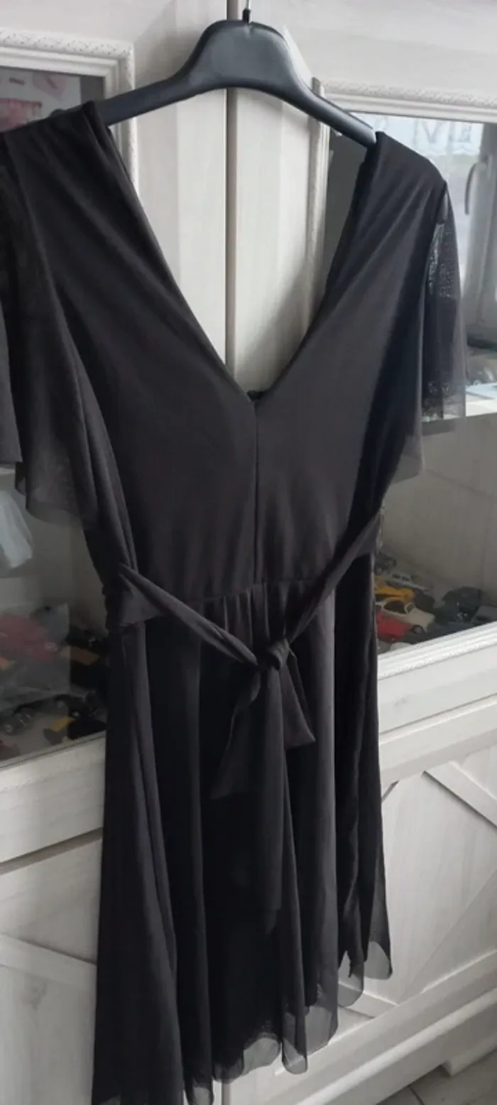 Robe noire - photo numéro 3