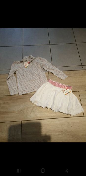 Ensemble fille dpam neuf étiquette 5 ans