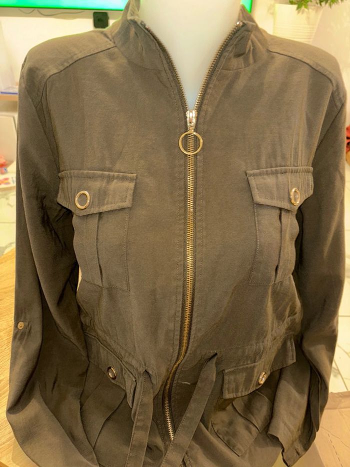 Veste femme kaki taille L en excellent état - photo numéro 2
