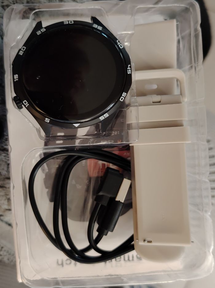 Jolie montre connectée neuve - photo numéro 2