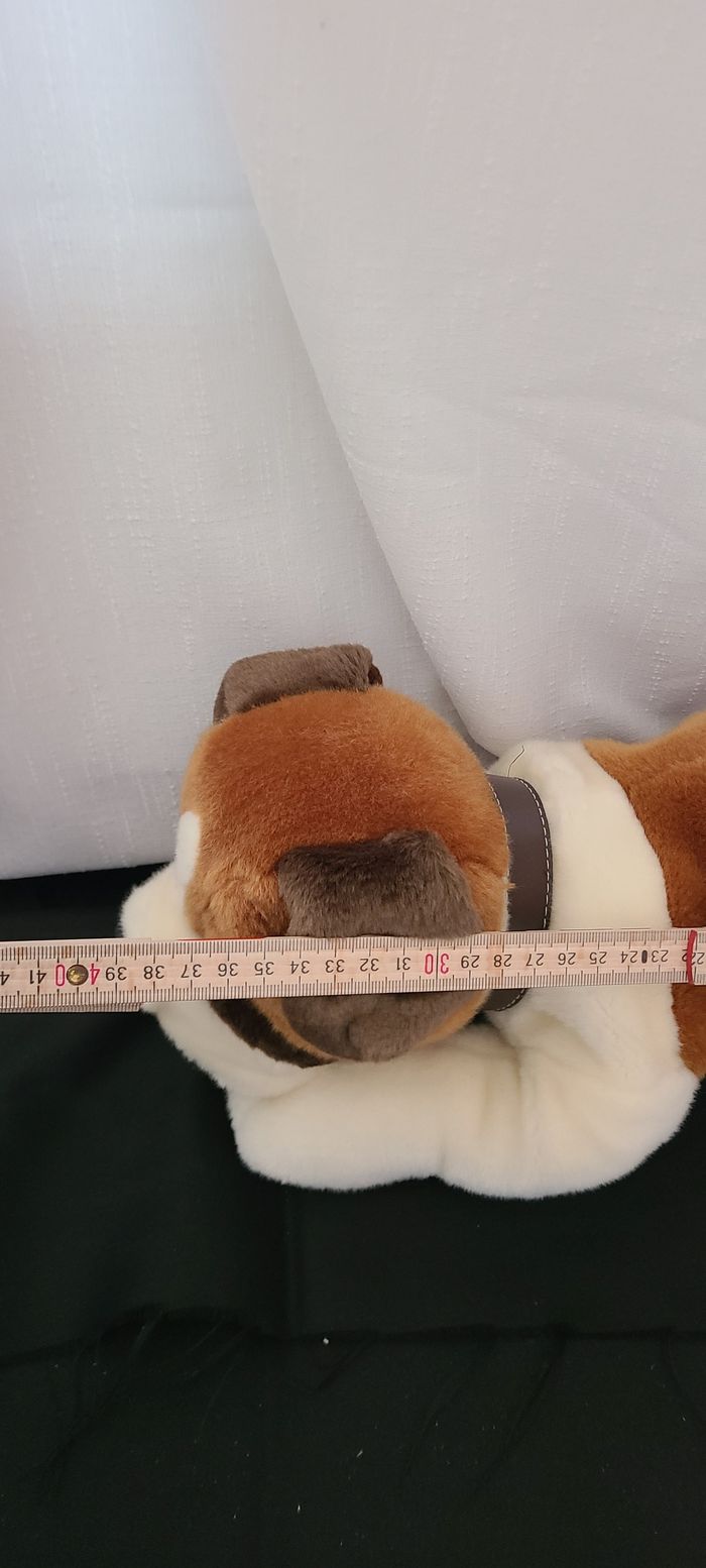 Peluche chien Saint-Bernard KEEL marron et blanc, baril de sauvetage autour du cou, 38 cm de long - photo numéro 2