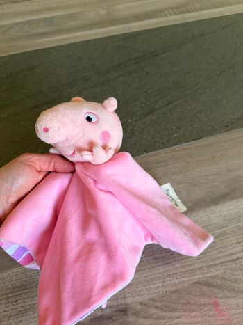 Doudou Peppa PiG