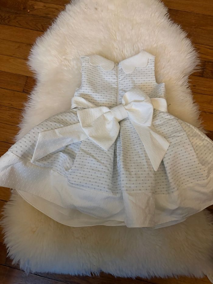 Robe de cérémonie bébé-   18 mois Blanc & bleu ciel, col pétale & nœud XXL – Excellent état - photo numéro 2