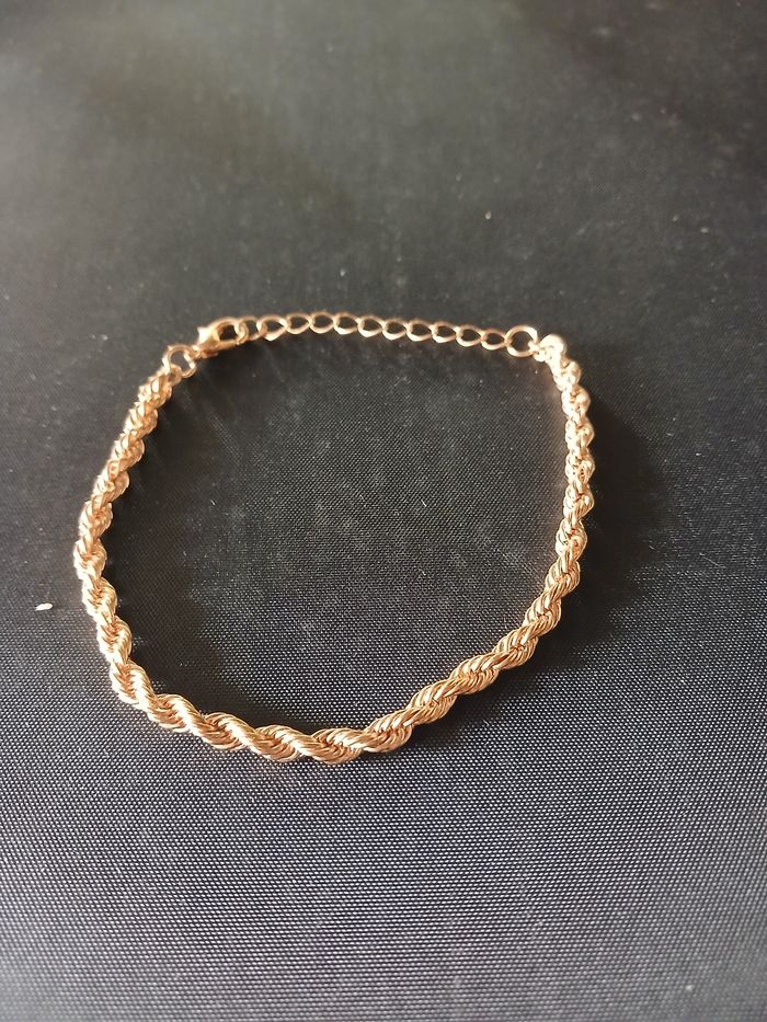 Bracelet doré entrelacés - photo numéro 1