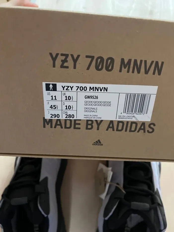 Yeezy Boost 700 Mnvn 45,5 - photo numéro 6