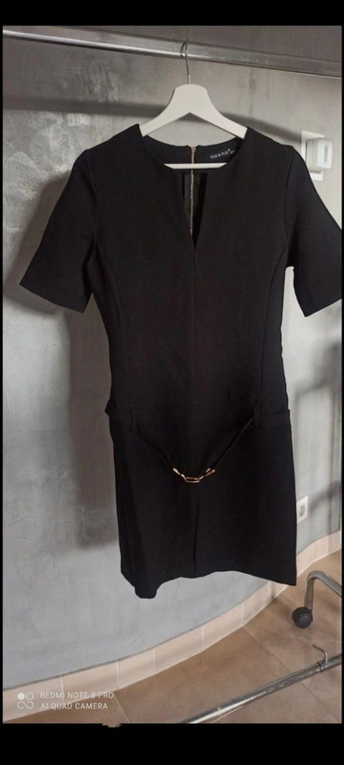Petite robe noire à détails dorés You & you - photo numéro 3