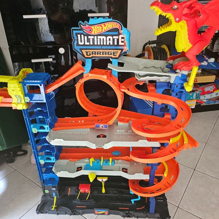 Garage hot wheels dinosaure