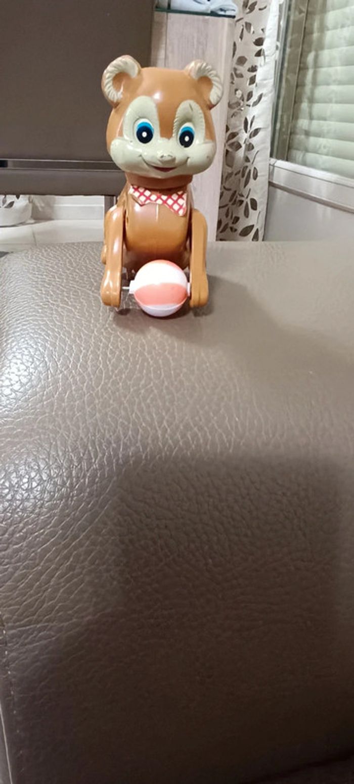 Chat qui saute - photo numéro 3