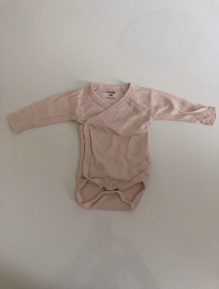 Bobby bebe fille - 1 mois