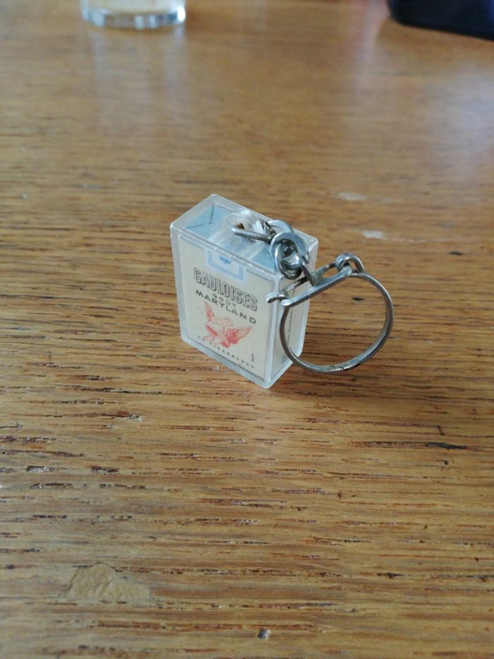 Porte clés ancien Gauloises Maryland cigarettes - photo numéro 2