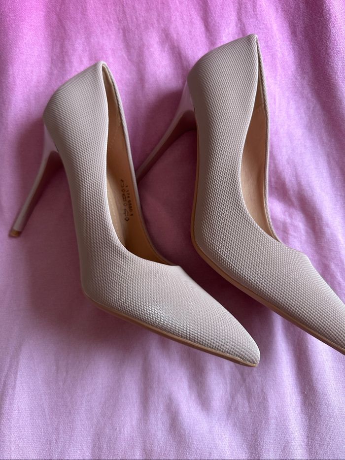 Escarpins 38 neufs - photo numéro 3