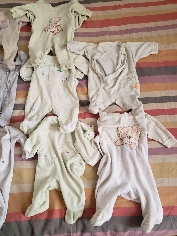 Lot de pyjamas naissance + veste en laine et brassière