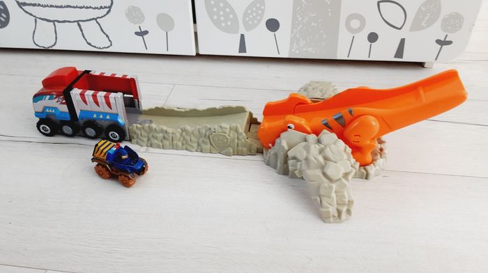 Jeu jouet Dino rescue T rex avec Chase petit circuit de voiture avec dinosaure - photo numéro 2