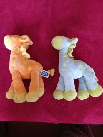 Lot de 2 doudous girafes Mots d'enfants