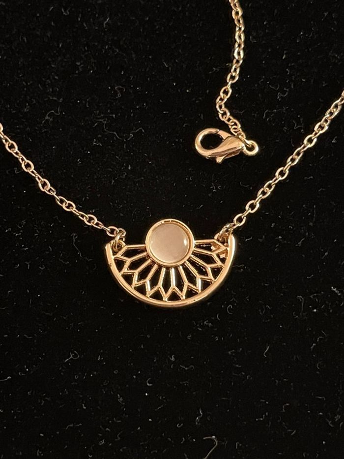 collier doré - photo numéro 5