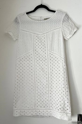 Robe courte droite blanche brodée taille 36