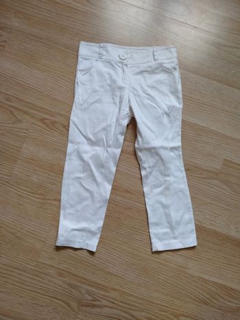 Pantalon blanc. Filles. 
Taille 4 ans