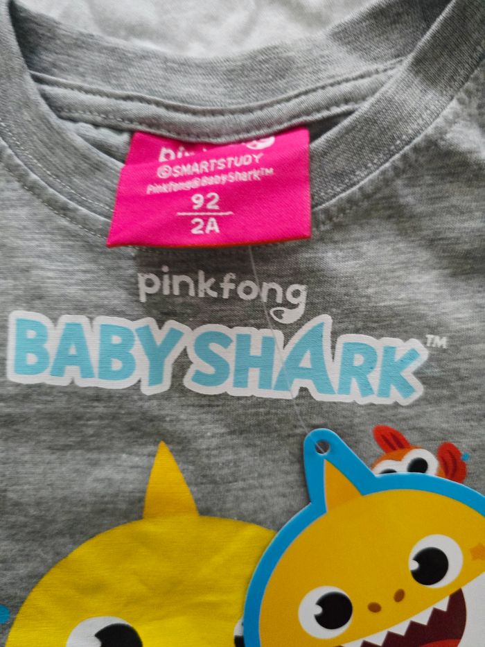 T-shirt baby shark 2ans - photo numéro 3