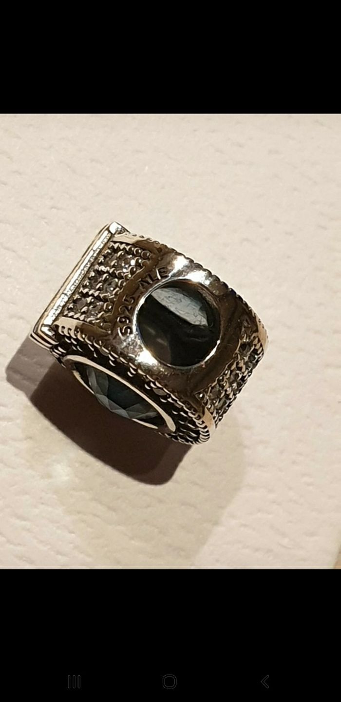 Charm Pandora Signature "O" couronné bleu scintillant - photo numéro 7