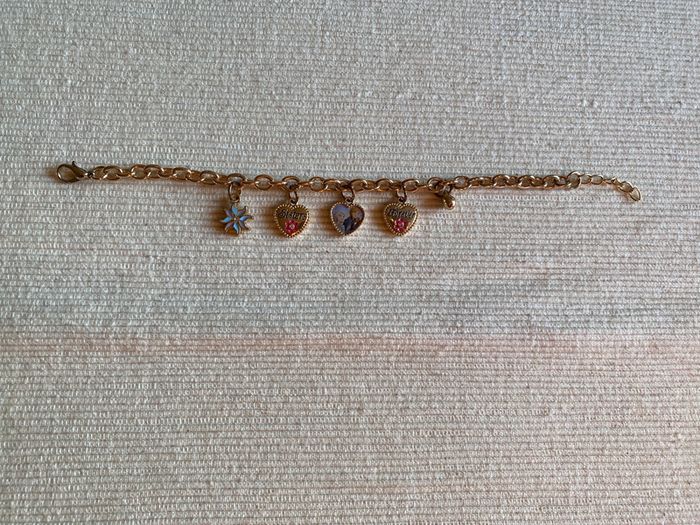 Bracelet en métal doré avec charms La Reine des Neiges Disney - photo numéro 3