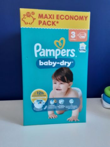 Couches pampers baby-dry taille 3  >136 couches