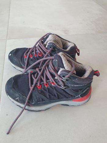 P 28 chaussure de marche randonnée McKinley