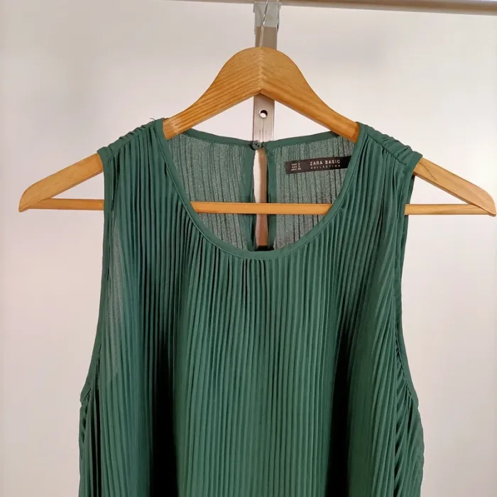 Zara Basic - Top plissé vert bouteille sans manches fluide taille S A1411 - photo numéro 2