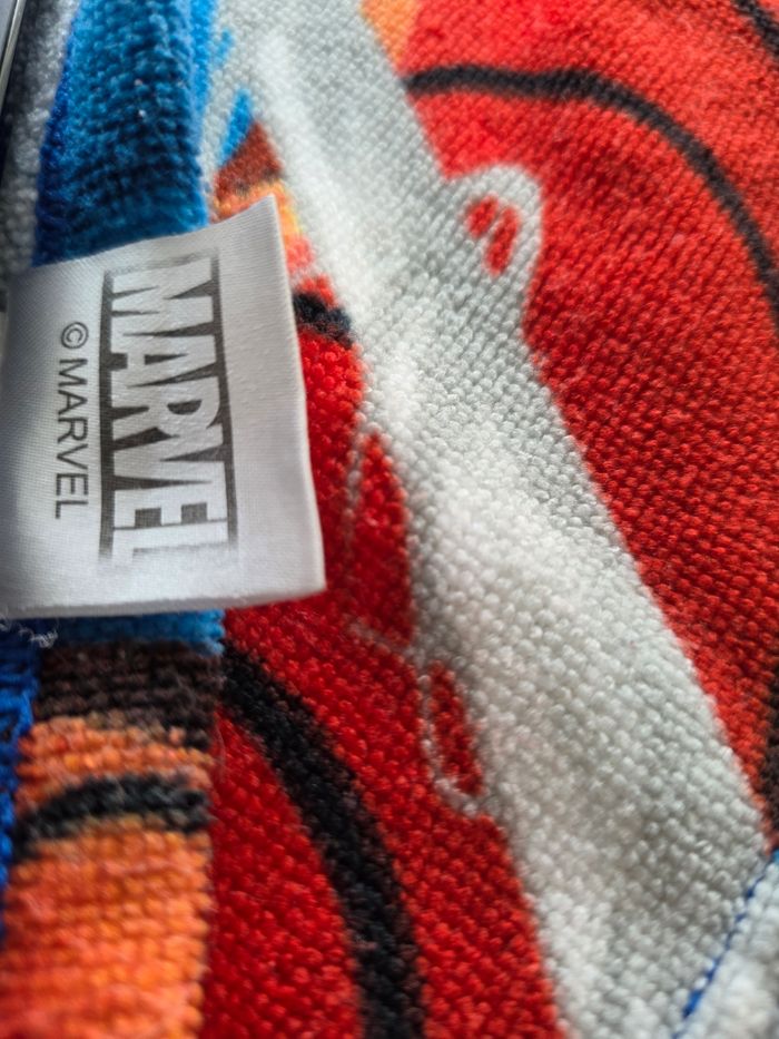 SERVIETTE DE PLAGE SPIDERMAN MARVEL MICROFIBRE TOUTE DOUCE - photo numéro 4