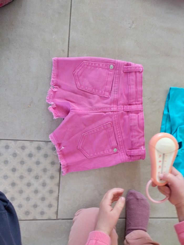 Short et tee shirt 2 ans - photo numéro 8
