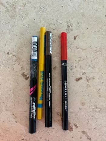 Lot crayon 44