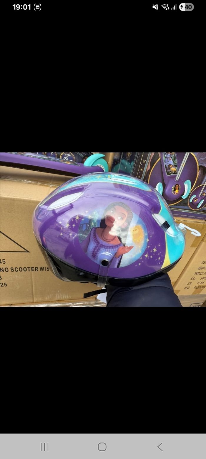 Trotinette 3 roues neuve avec son casque wish disney - photo numéro 3