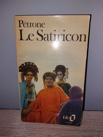 Livre de poche le satiricon